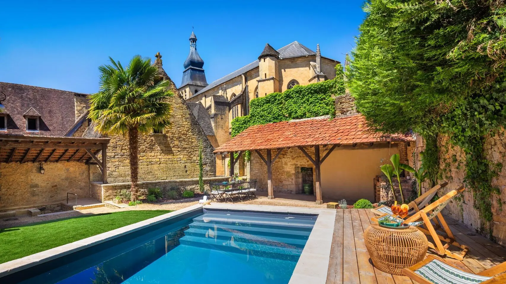 Maison des Chanoines piscine privée à Sarlat_5