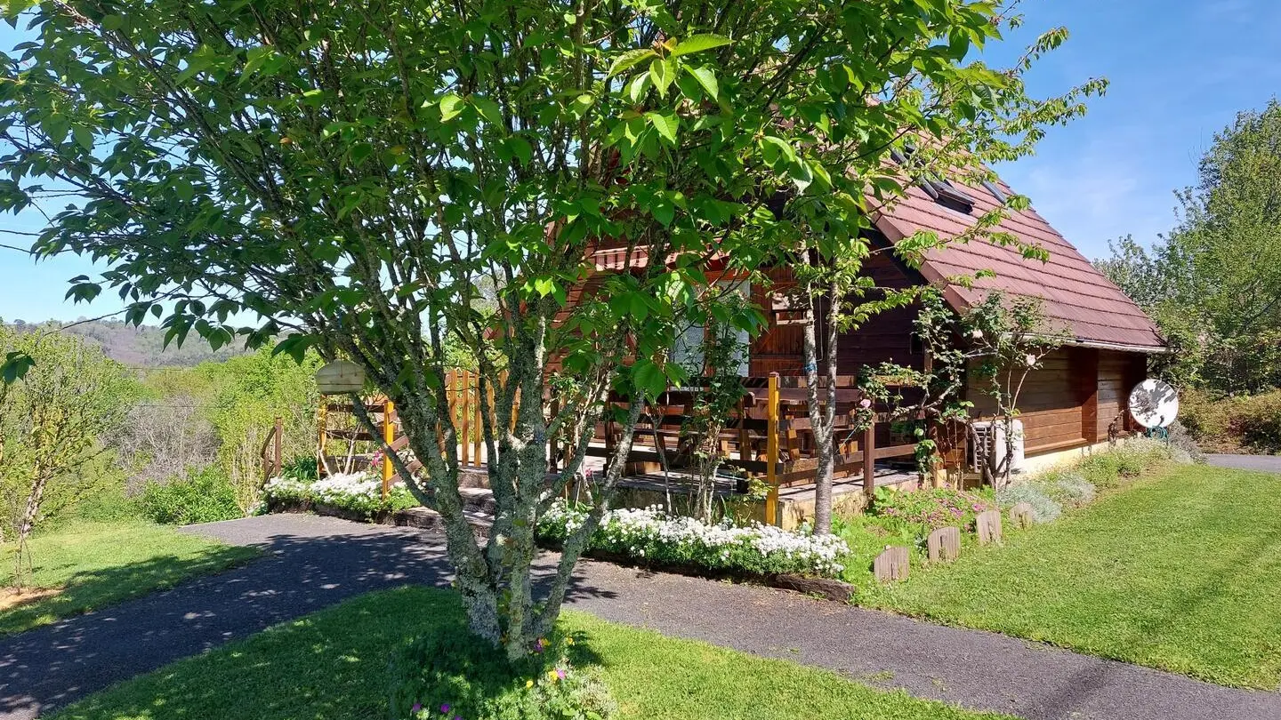 La Petite Maison en bois climatisée sud de Sarlat_4