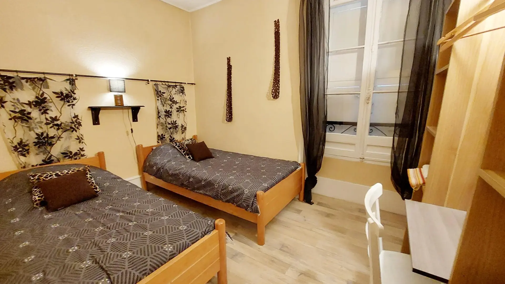 La Boetie à Sarlat avec parking privé et terrasse_2