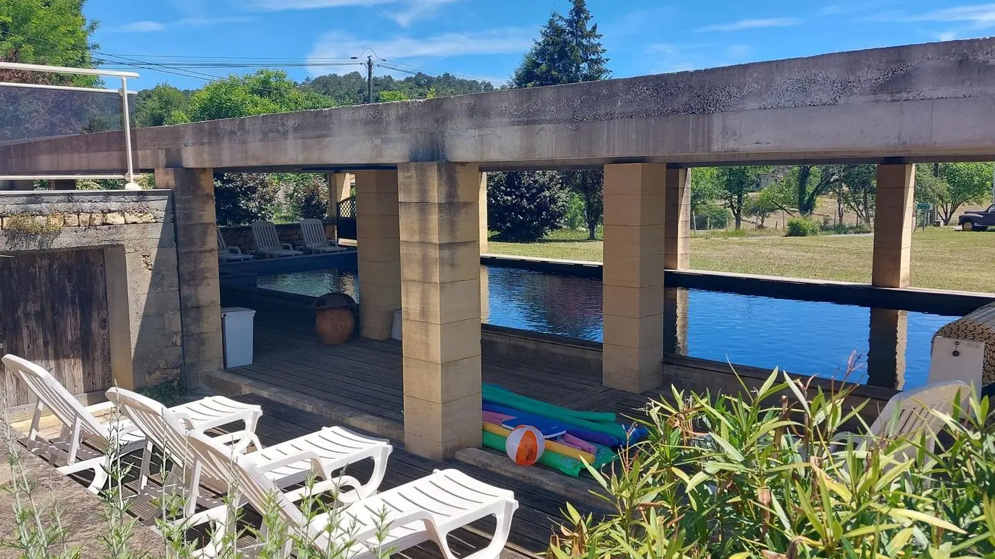 Naudissou avec piscine couverte à Sarlat_9