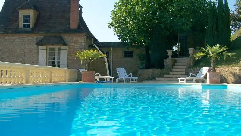 Conty avec piscine pruvée à côté de Sarlat_1