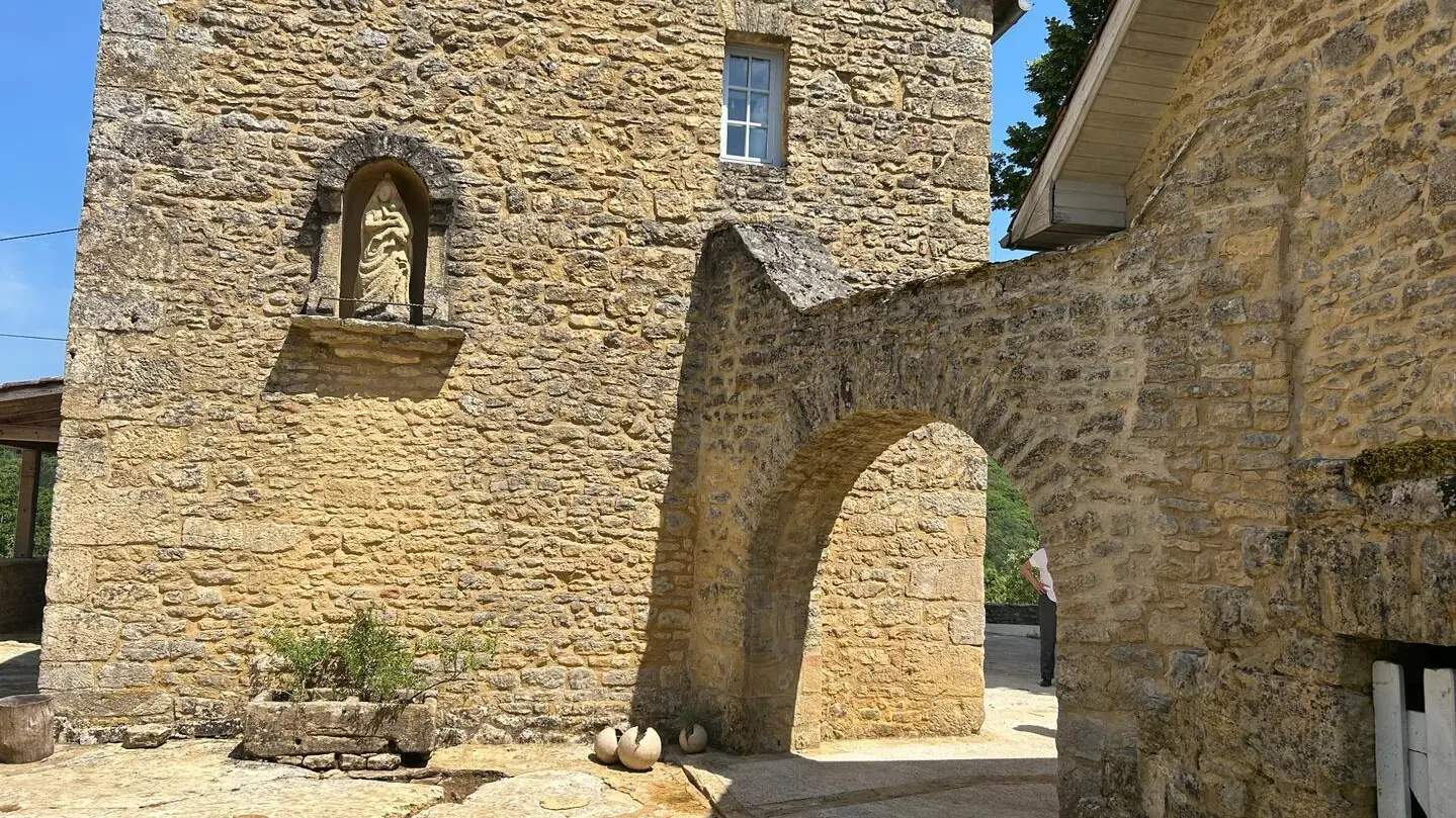 Les Chambrils avec piscine chauffée_13