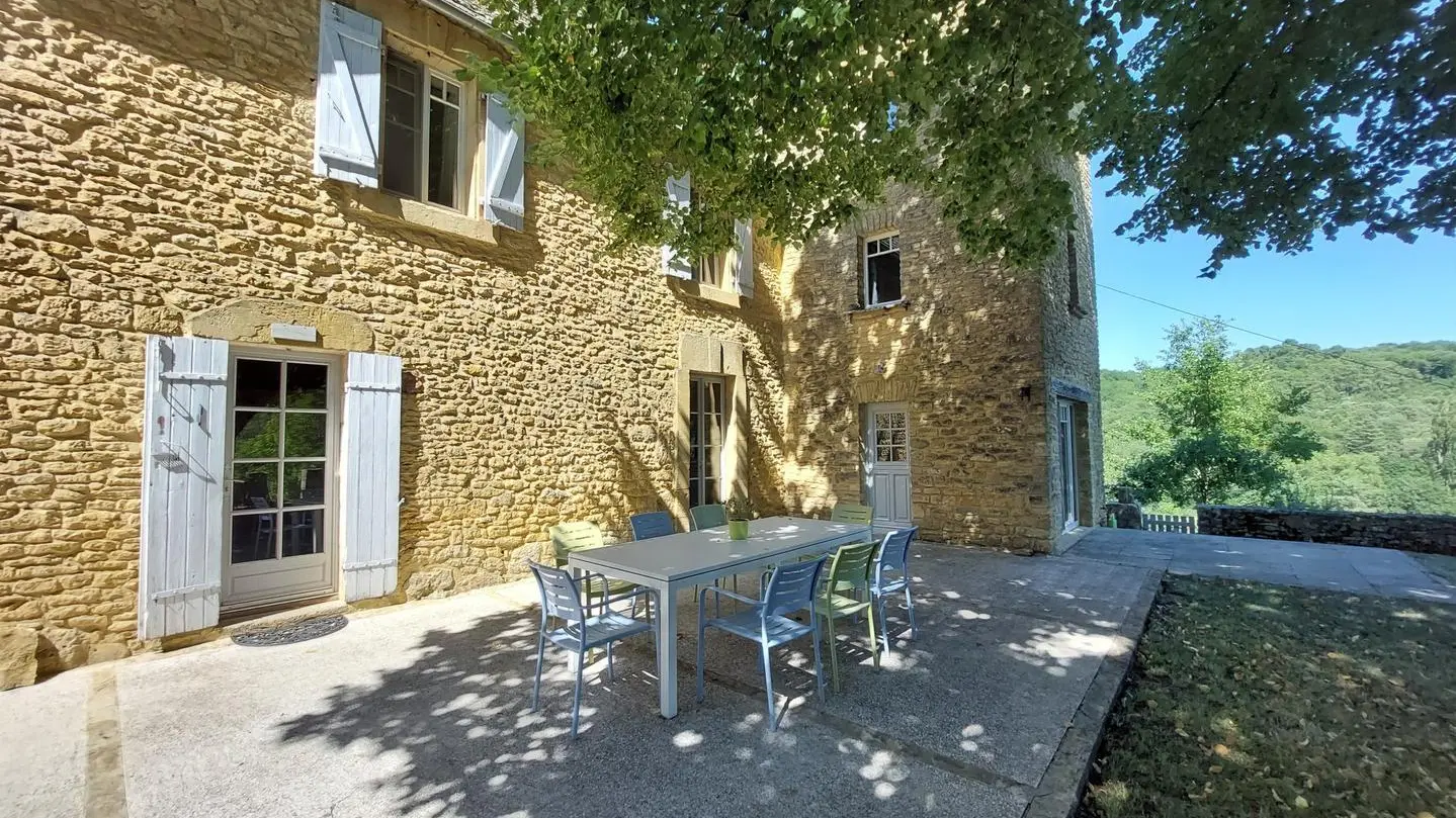 Les Chambrils avec piscine chauffée_11