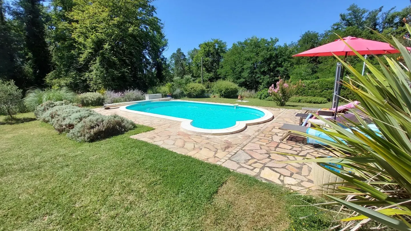 Tranquilou avec piscine proche de Sarlat_13