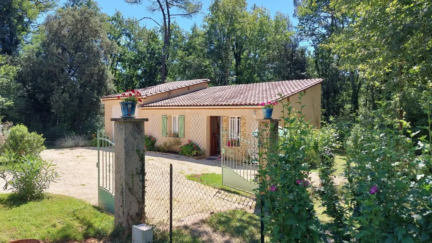 Tranquilou avec piscine proche de Sarlat_11