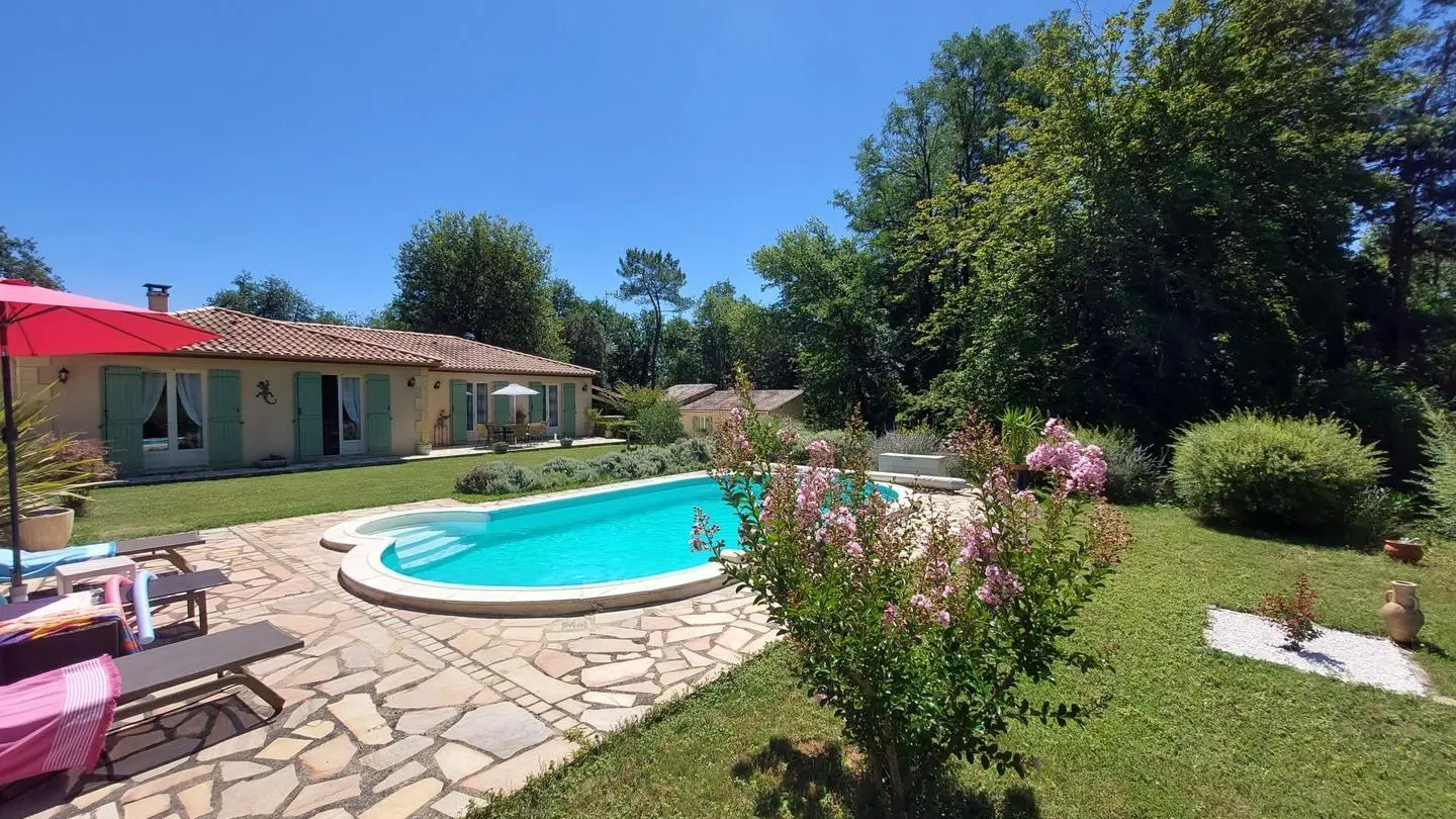 Tranquilou avec piscine proche de Sarlat_12