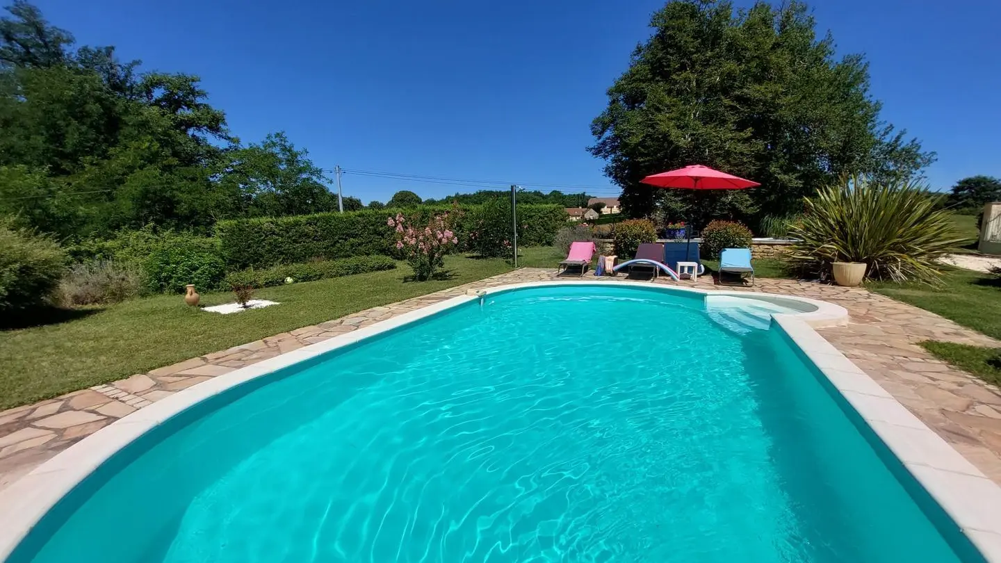 Tranquilou avec piscine proche de Sarlat_17