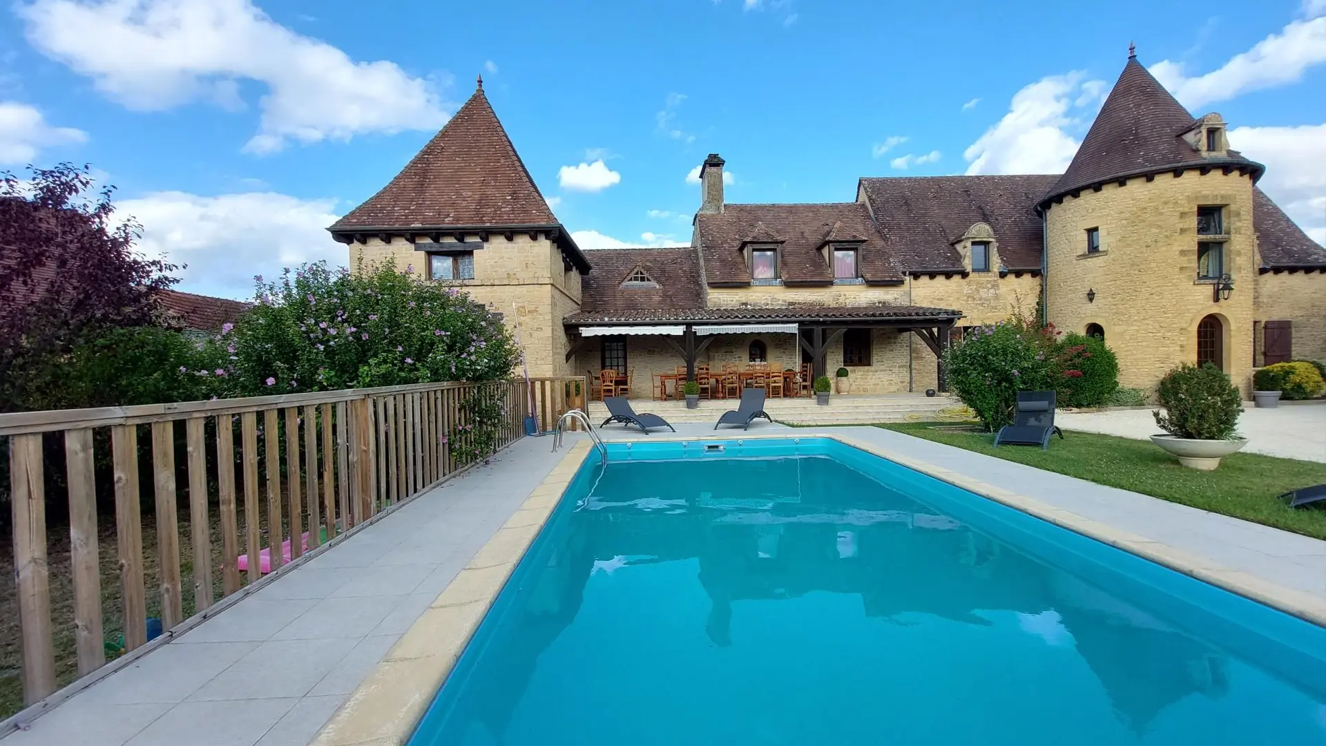 Grandes Terrasses Dalbavie 15 pers clim et piscine_2