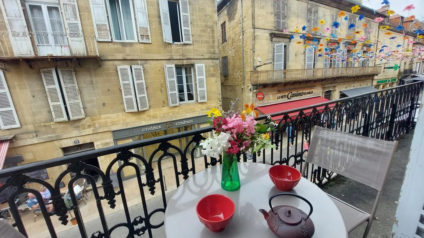 Le Parvis appart avec grand balcon à Sarlat_2