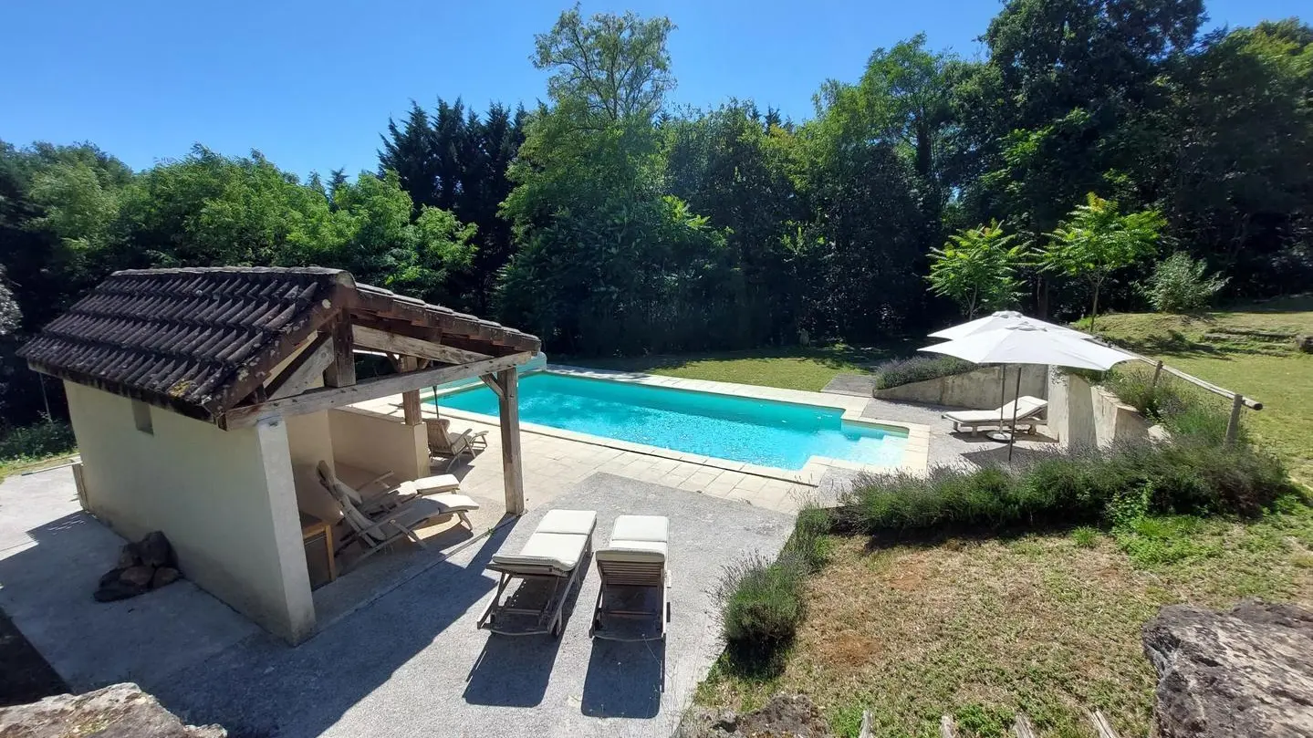 Les Chambrils avec piscine chauffée_29