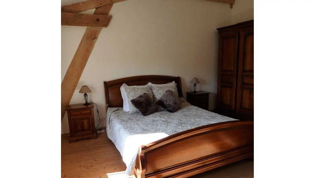 location-gite-manzac-grange-couture-chambre3