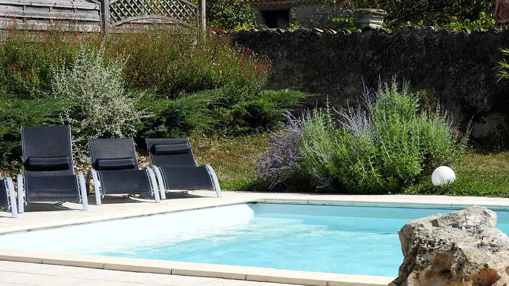 location-gite-manzac-grange-couture-piscine3