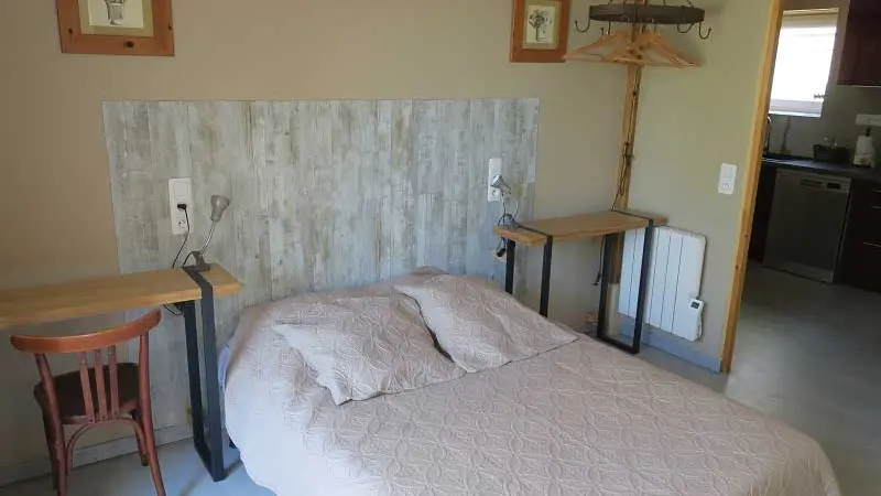 location-gite-auremain-proissans-chambre