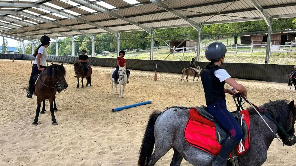 manège couvert centre équestre de Neuvic