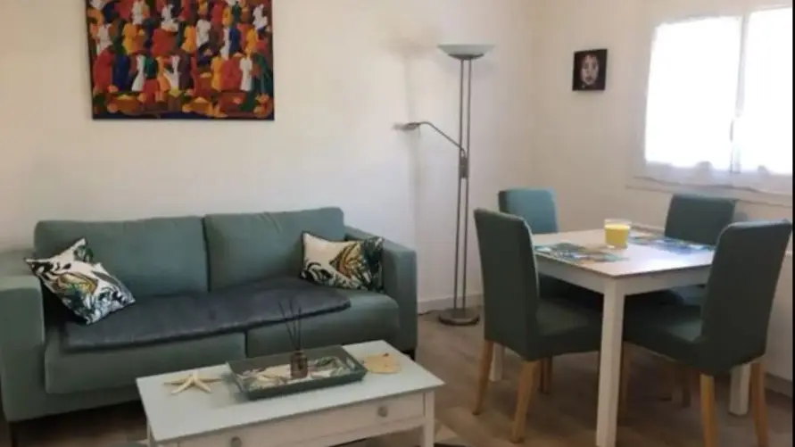 MAISON CHRYSTIE