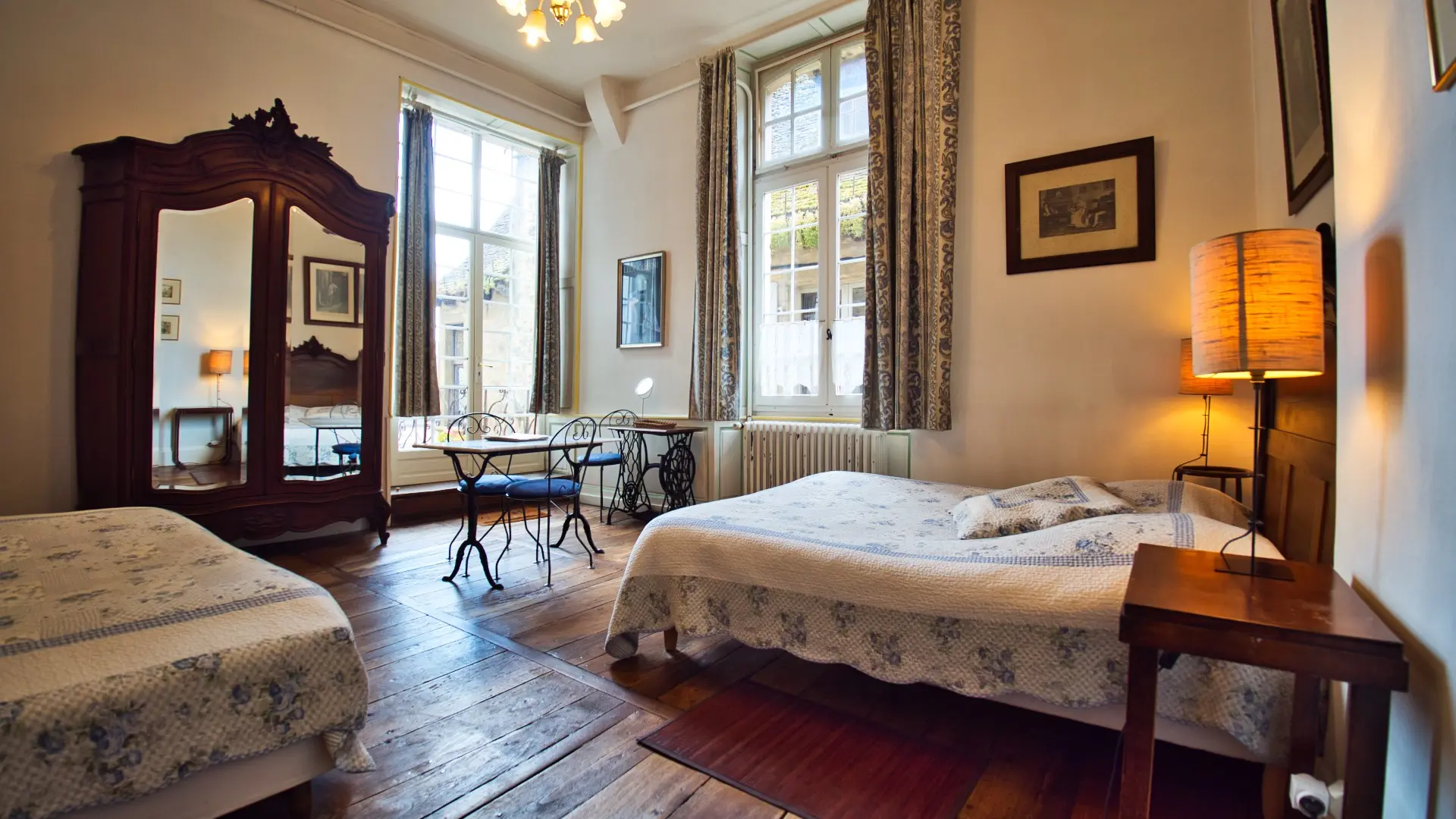 notaire-royal-chambre-fond-droite-02-1920
