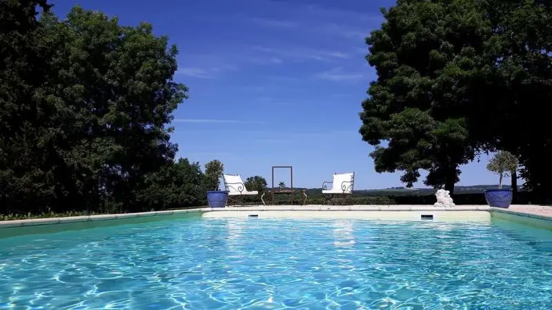 piscine le merlot jpg