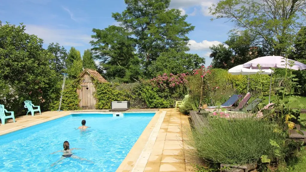 piscine extérieure location vacances la Marmette Dordogne Périgord