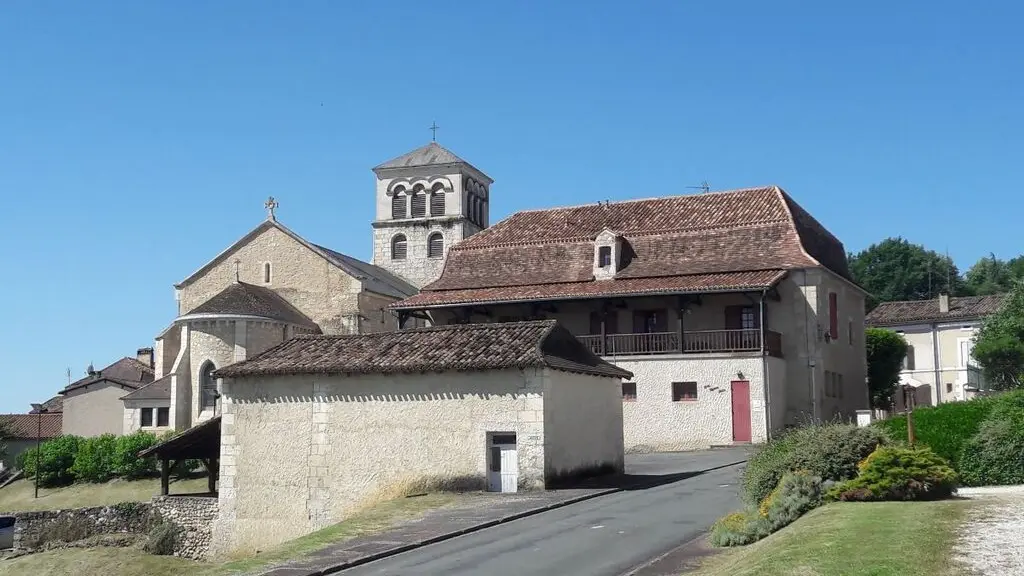 randonnée pas à pas douzillac boucle du château de Mauriac