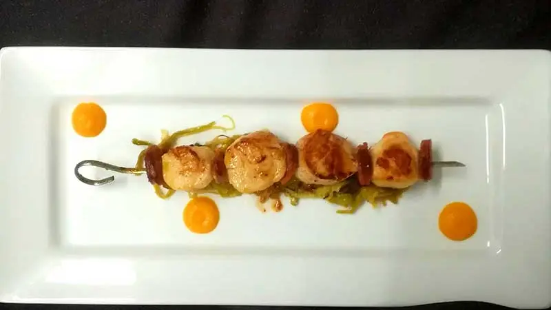 Hôtel-restaurant Le Tropicana - Brochette de saint-jacques