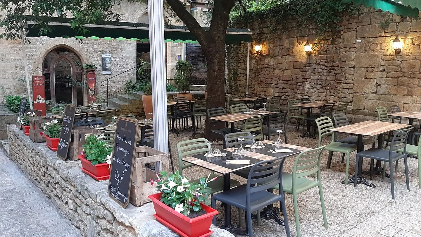 restaurant-produits-frais-et-locaux-au-coeur-du-vieux-sarlat---l-assiette-sarladaise--10-_1