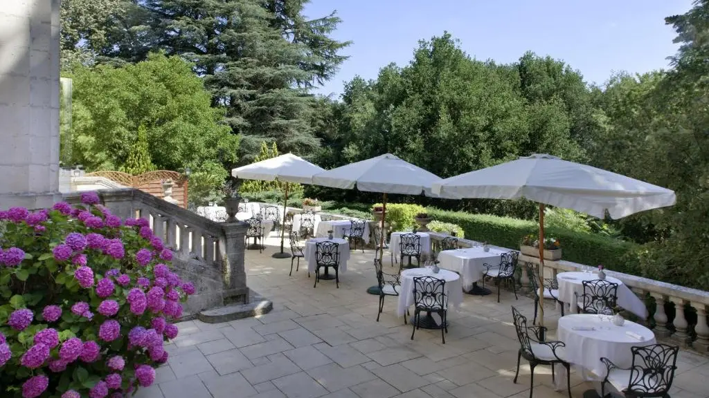 reynat restaurant terrasse et escalier