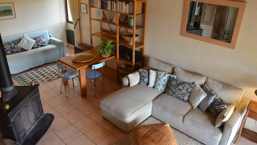 salon-wood-burning-stove-gite-le-verger-la_closerie_de_la_beyne-naussannes-dordogne