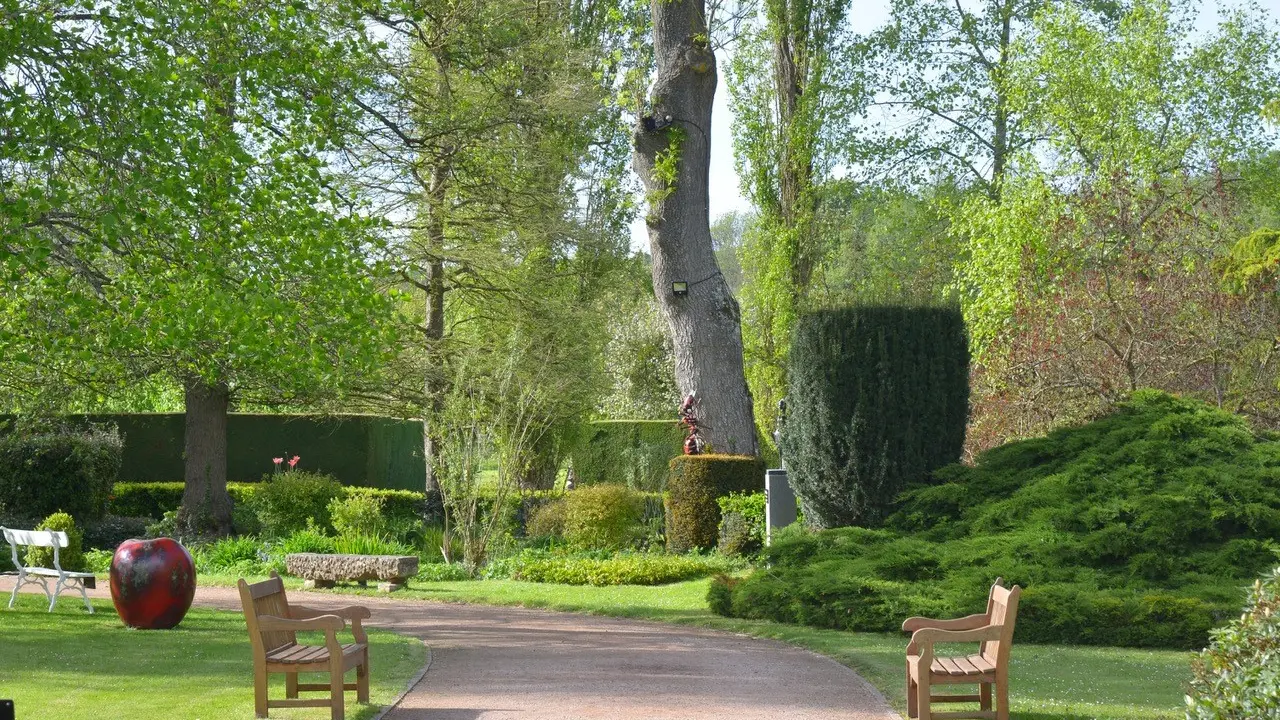 Chateau-de-Vascoeuil-Jardin-et-Sculpture-de-Volti