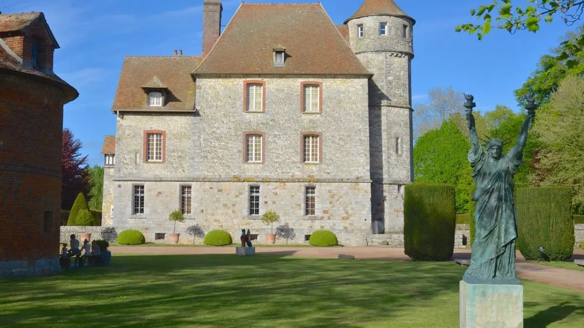 Chateau-de-Vascoeuil-Vue-facade-avant