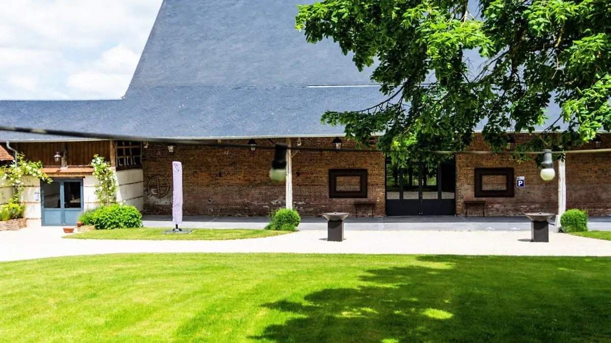 Extérieur salle de réceptions