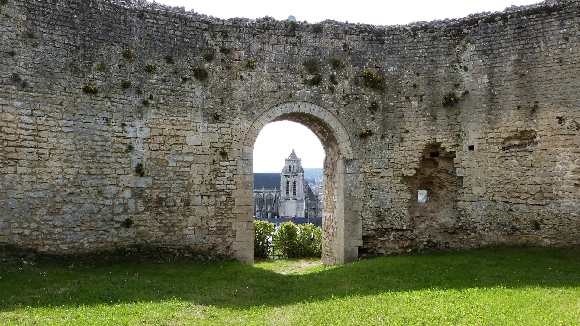 Eglise vue depuis le château