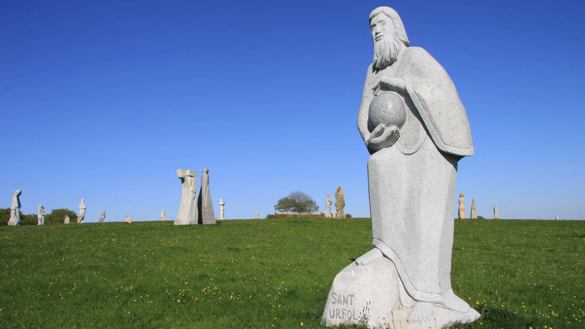 La Vallée des Saints Carnoët - St Urfol