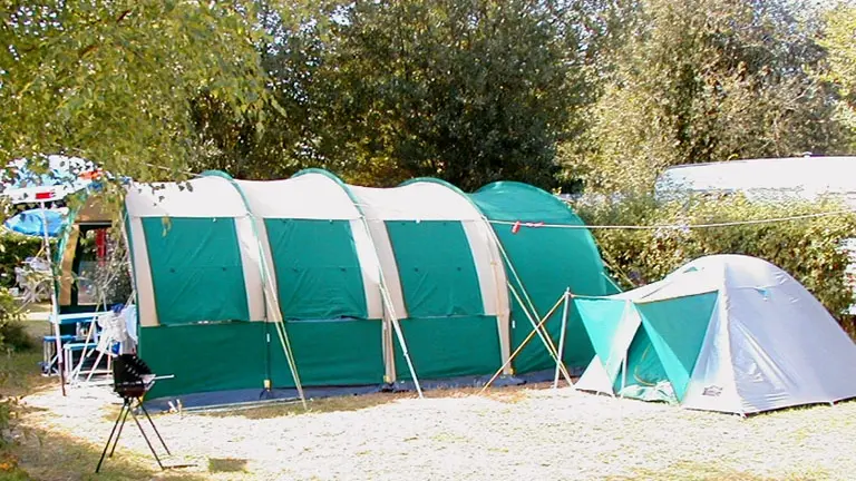 Emplacement nu