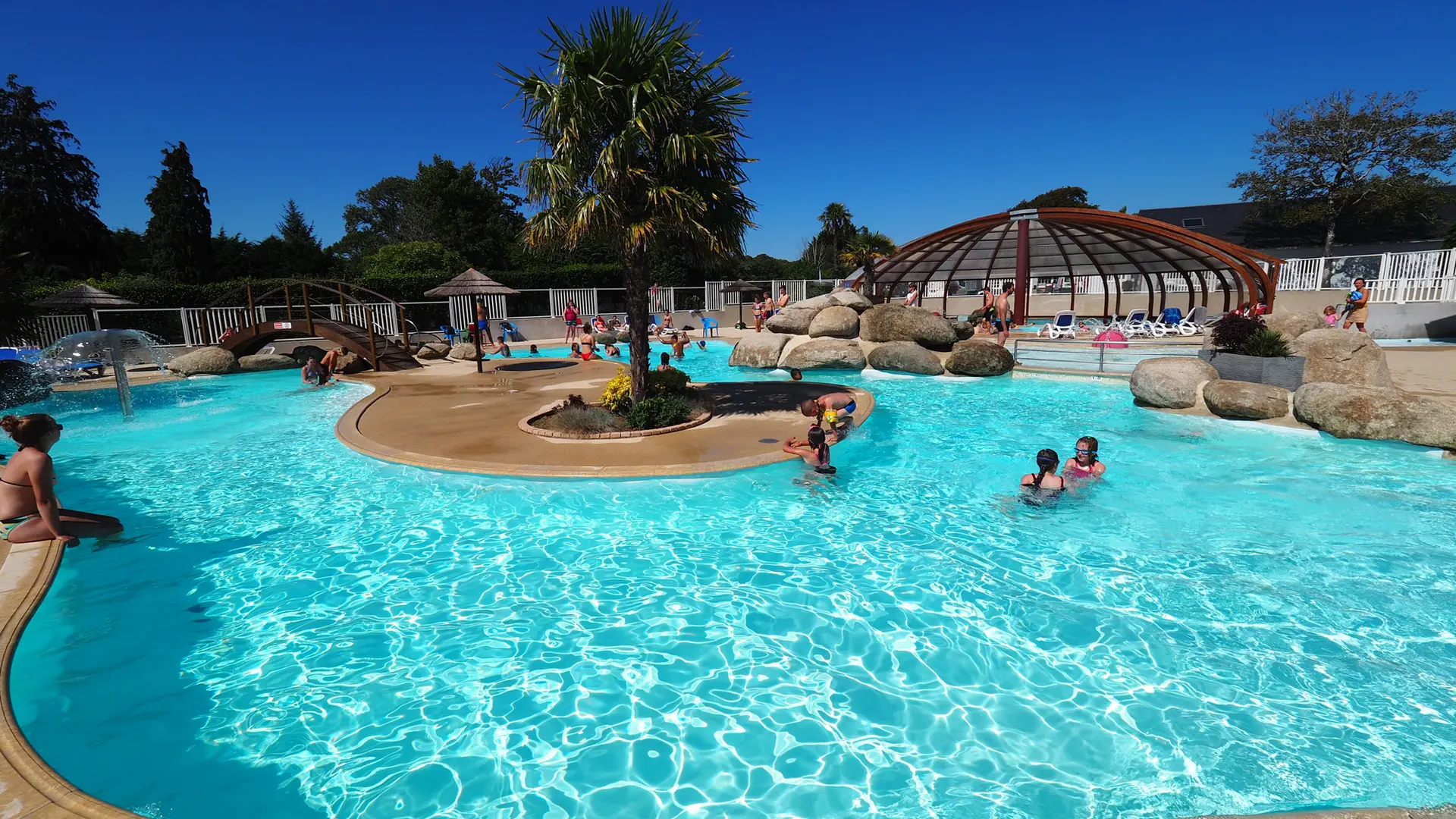 02_Castel_Camping_Domaine-de-Bel-Air_Piscines-chauffée