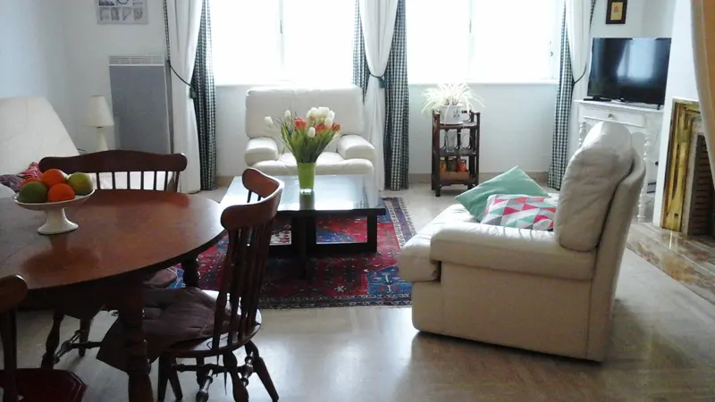 Location Marie-Danielle QUEFFELEC - Guilvinec - Pays Bigouden - Bigoudenjoy 1