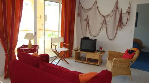 Mme Anne-Marie HEMON Les Villas Glénan