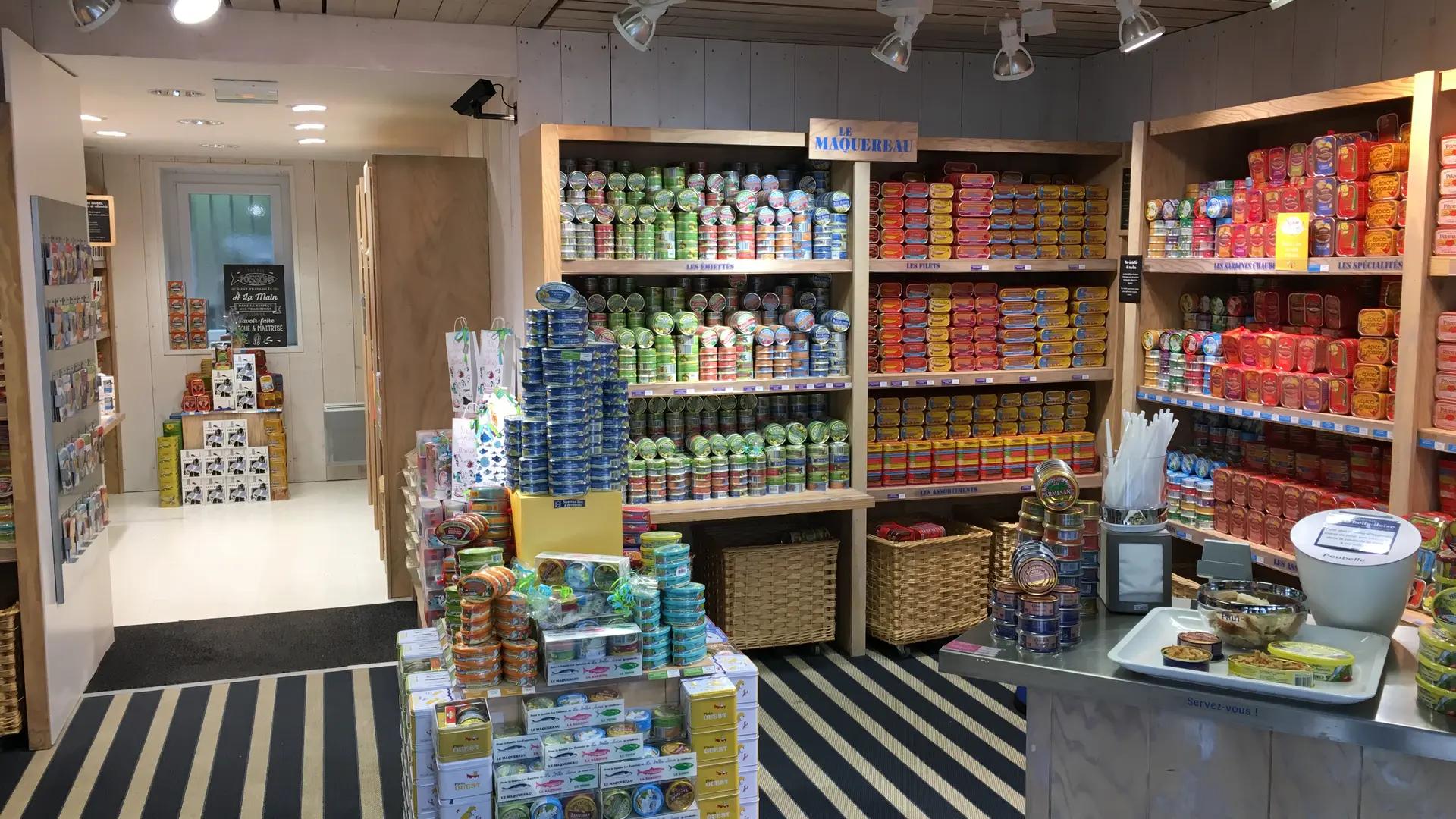 2 - Magasin de Fouesnant intérieur - la belle-iloise