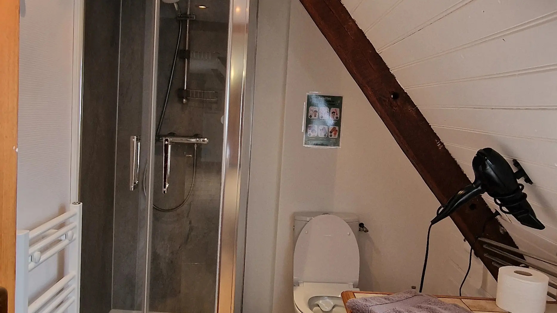 Salle D'Eau Chambre 3 Gîte Vue Sur L'Etang