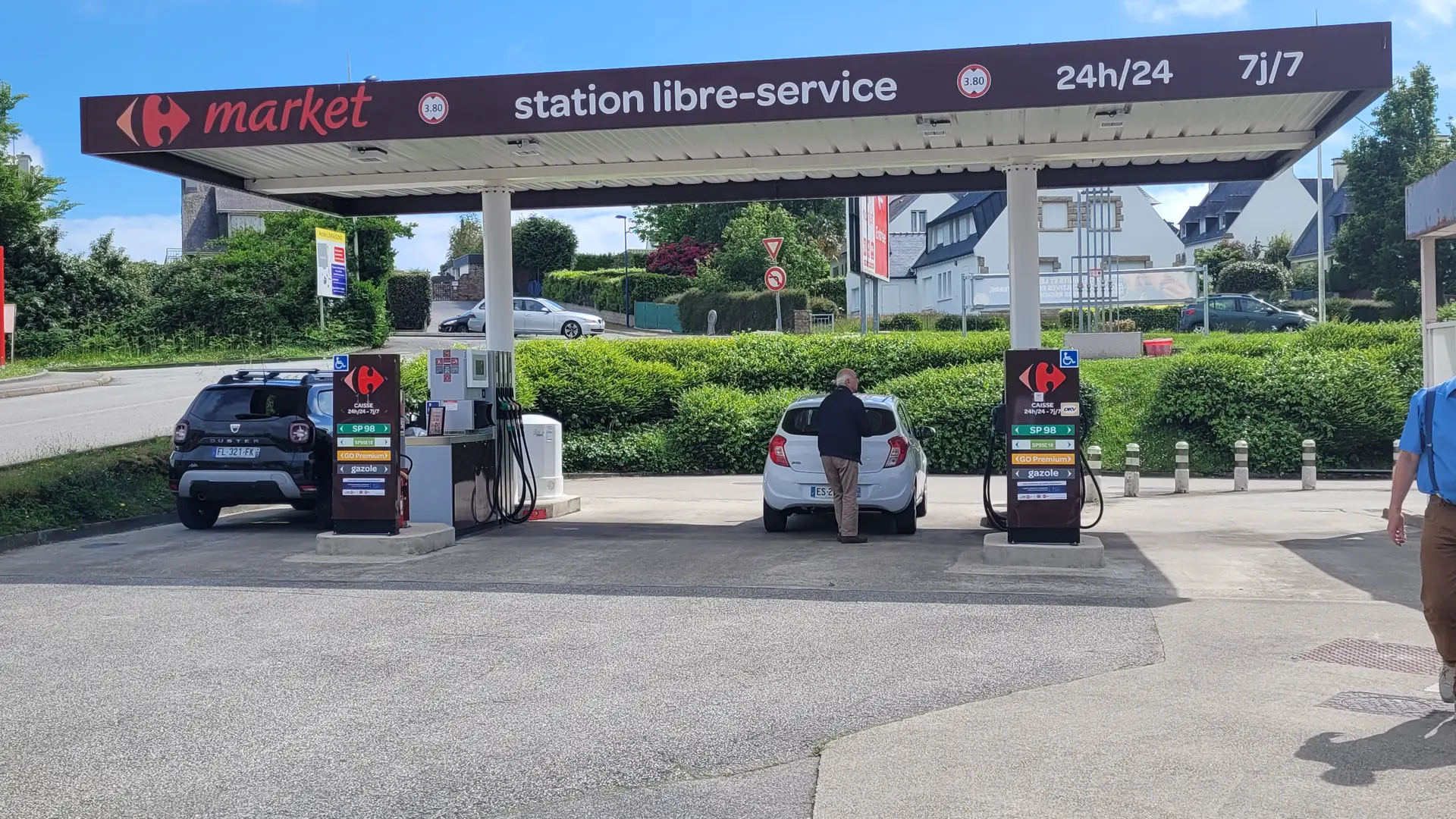 Station essence Carrefour