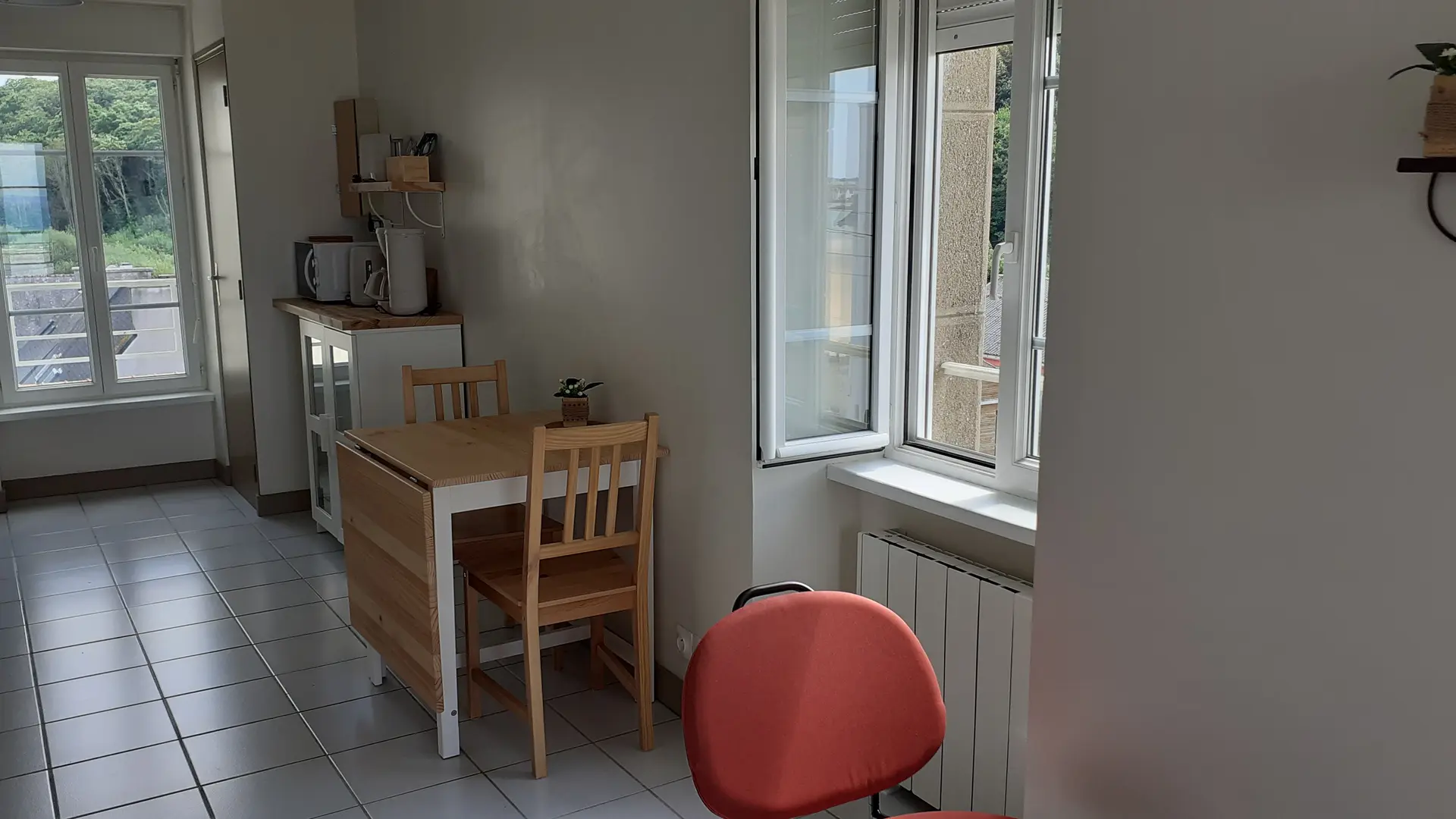 LA MAISON DU NEVET LE STUDIO DU NEVET COIN REPAS