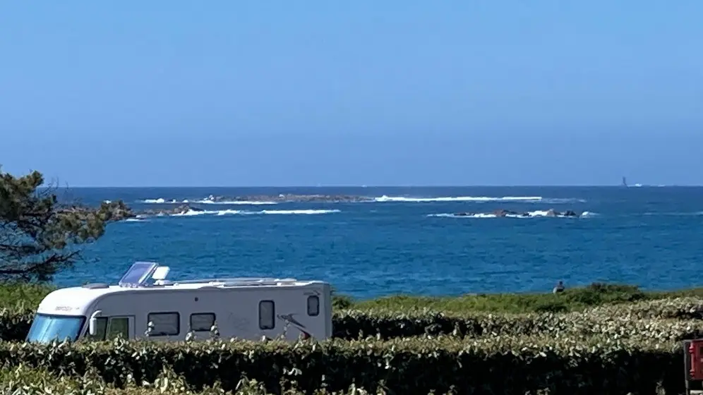Emplacement camping-car bord de mer Côte de Granit Rose
