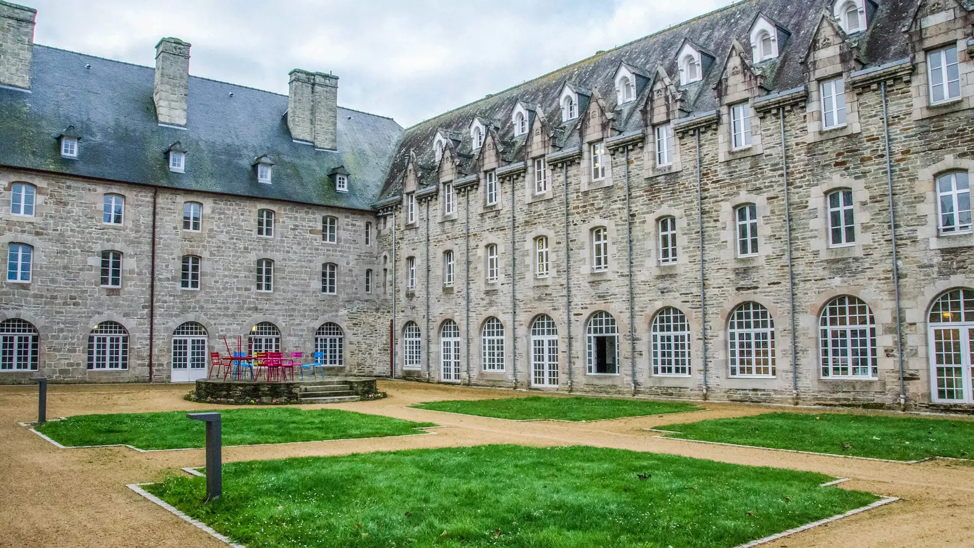 274371029_467540401510782_6992306919004647586_n