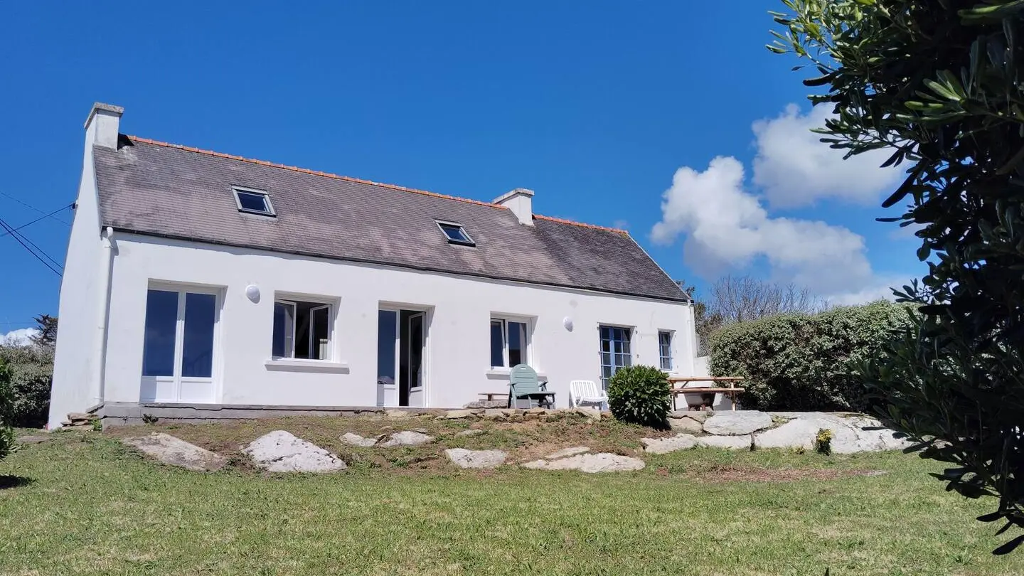 Location Menhir -Plozevet -Pays bigouden -Bigoudenjoy