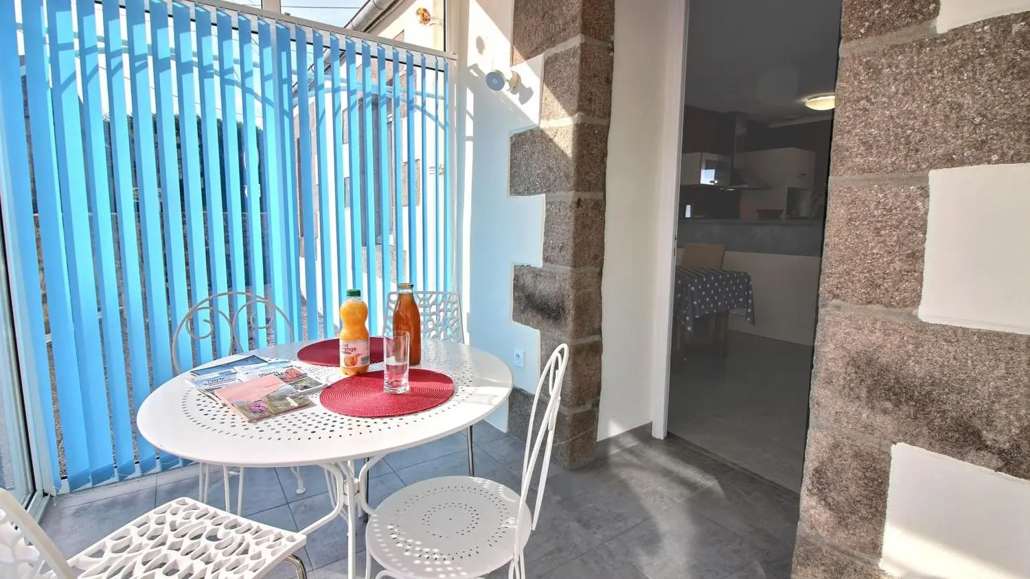 377463-20_22G120361_c160f2a4699376586ca7f845d7163c4f