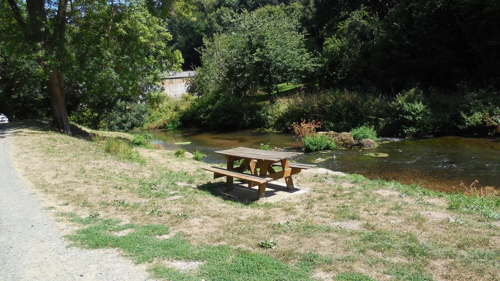 table pic nic du Guindy (2)