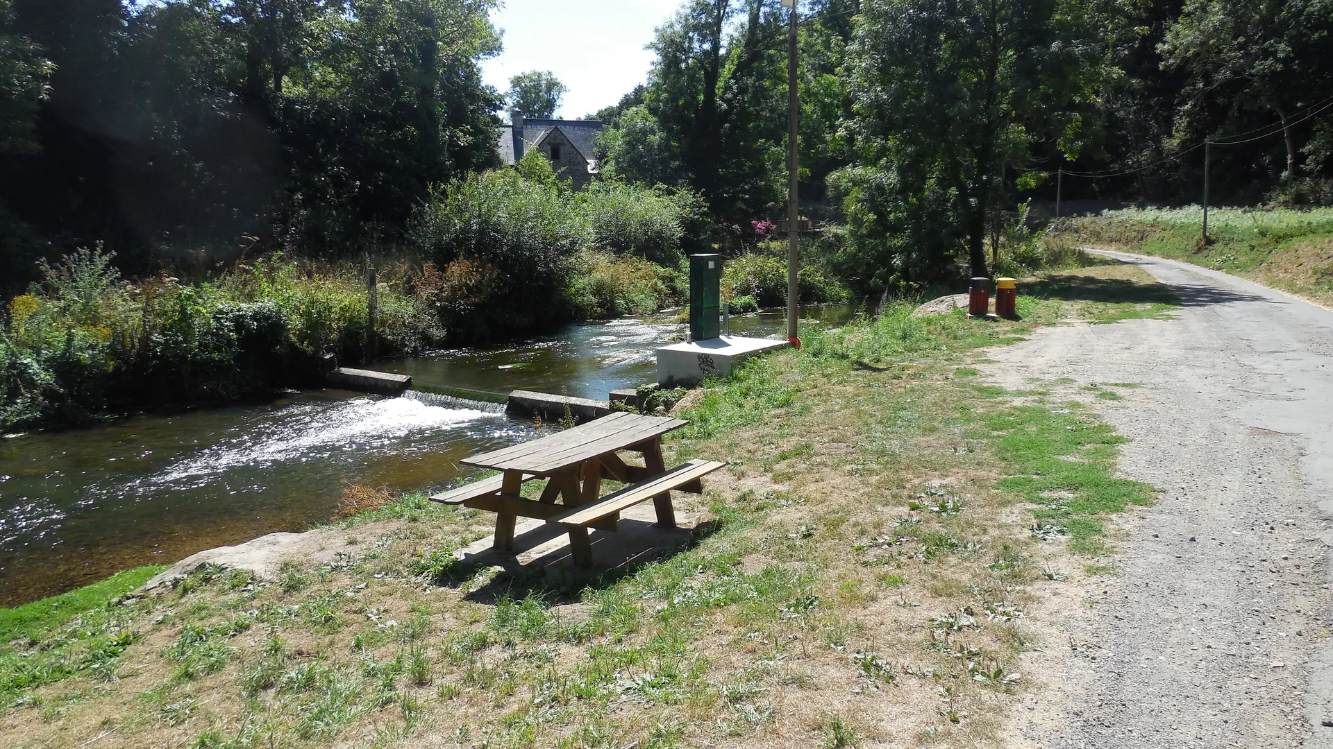 table pic nic du Guindy