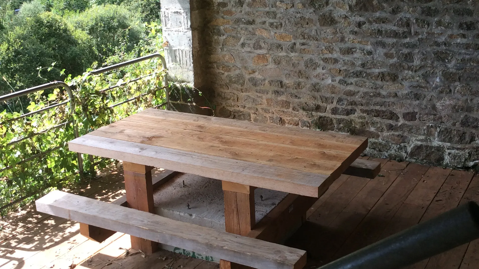 table pique-nique Kernansquillec-Plounévez-M © G. Leroi  (1)