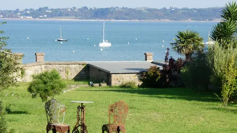 vacances-vue-mer-perrosguirec-cote-granit-rose-bretagne