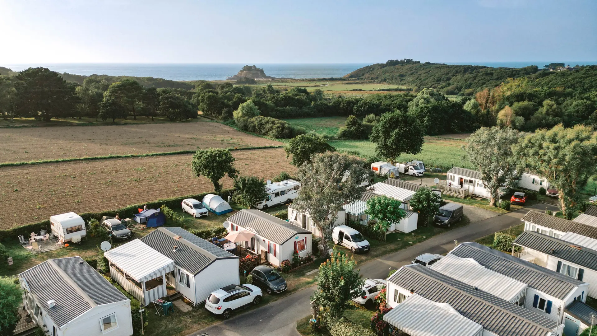 Vue-mer-camping-duguesclin-St Coulomb