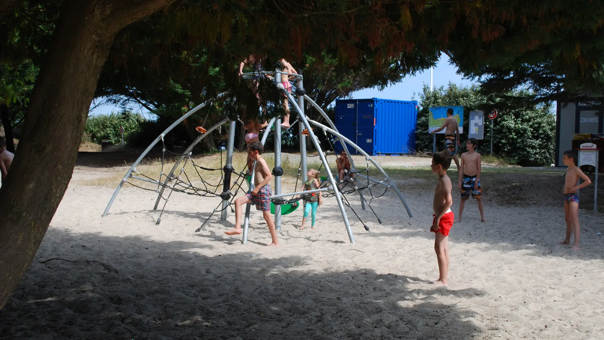 Aire de jeux de la plage de Kerleven